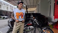 Virgoun menanggapi undangan nikah bocor ke awak media dengan kocak. (Foto: dok Instagram virgoun_)