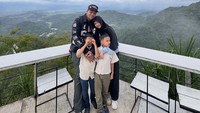 Pernikahan dengan Lindi Fitriyana akan jadi momen kedua untuk Virgoun. Sebelumnya ia berpisah dari Inara Rusli dan sudah punya 3 orang anak. (Foto: dok Instagram virgoun_)