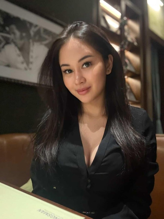 Penampilan Yasmine Karenina Usai Lakukan Oplas Payudara-Hidung