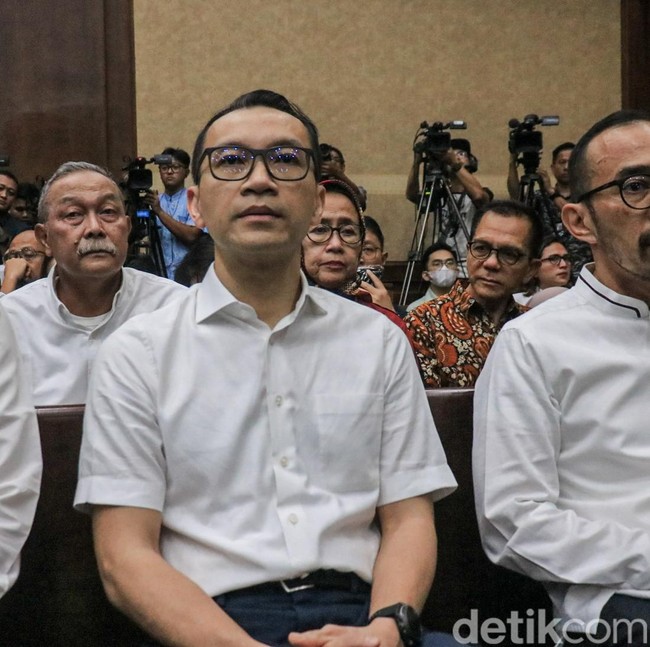 Korupsi Minyak Mentah, Eks Bos Pertamina Patra Niaga Divonis 9-10 Tahun