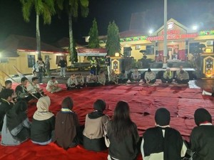 Mahasiswa Gelar Aksi untuk Pelajar Tual di Polres Kobar, Desak Evaluasi Polri