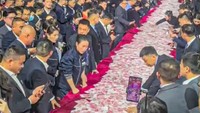 Viral Bos China Bagi-bagi Bonus Rp 436 M, Pegawai Bebas Ambil Uang di Meja