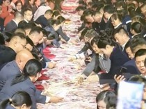 Bikin Iri, Karyawan Perusahaan China Ini Bebas Ambil Uang Bonus di Meja