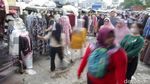 Berburu Busana Muslim Grosir, Pasar Tasik Cideng Ramai Pembeli