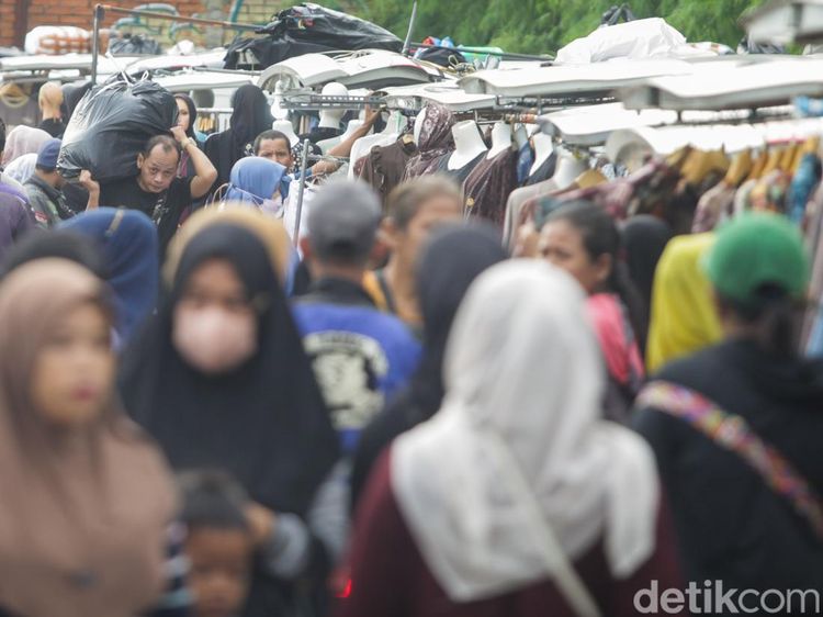 Berburu Busana Muslim Grosir, Pasar Tasik Cideng Ramai Pembeli
