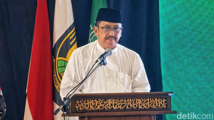 Bupati Sukabumi, Asep Japar.
