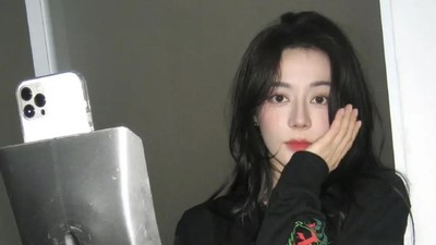 Casing Sekop Jadi Sorotan! 7 Gaya Nyeleneh Dilraba Dilmurat Ini Curi Perhatian