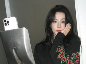 Casing Sekop Jadi Sorotan! 7 Gaya Nyeleneh Dilraba Dilmurat Ini Curi Perhatian