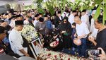 Pemakaman Alex Noerdin di Palembang Dihadiri Ribuan Orang