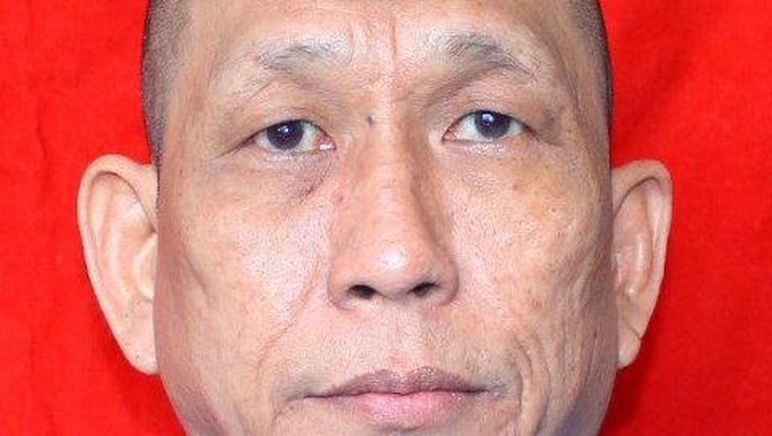 Bandar sabu Ko Erwin ditangkap Bareskrim Polri saat hendak menyeberang ke Malaysia. Dua pelaku lain juga ditangkap terkait kasus ini.