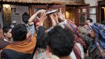 Hangatnya Ramadan di Sanaa, Relawan Bagikan Ratusan Porsi Iftar untuk Warga