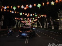 Harmoni Dekorasi Imlek-Ramadan Warnai Kawasan Lapangan Banteng