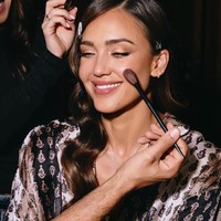 Dari pernikahan dengan Cash Warren, Jessica Alba dikaruniai tiga anak yakni Honor Marie yang berusia 17, Hven Waren, dan Hayes yang berusia delapan tahun. Foto: Instagram @jessicaalba