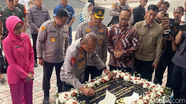 Kapolda Jabar Irjen Pol Rudi Setiawan resmikan Rusunawa di Aseama Polisi Bojong Polres Tasik Kota