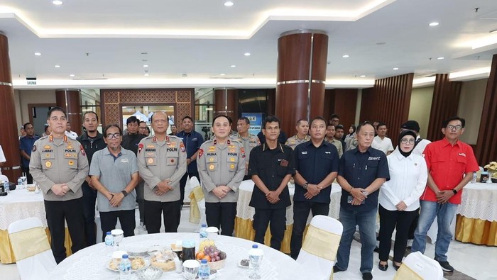 Kapolda Jatim buka bersama awak media