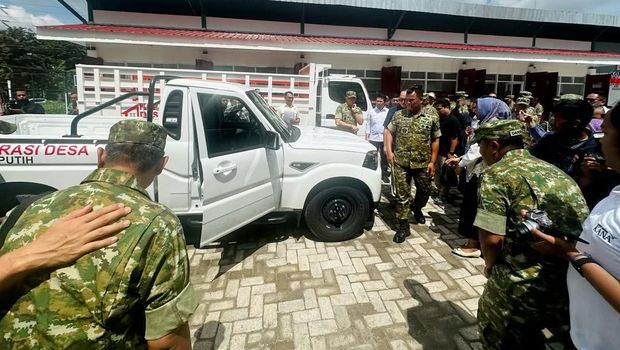 Kehadiran mobil pikap impor asal India mulai terlihat di sejumlah koperasi desa di Surabaya. (Instagram/mahindraautoglobal)
