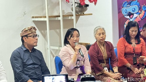 Kepala Disnaker Kota Denpasar I Gusti Ayu Ngurah Raini dalam Konferensi Pers Puncak HUT Kota Denpasar dan D’Tik Festival 2026 di Gedung Dharma Negara Alaya, (26/2/2026).