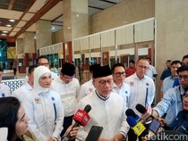 Zulhas Hadiri Bukber Fraksi PAN di Gedung DPR, Bakal Beri Arahan ke Jajaran
