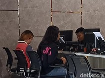 Wanita di Palembang Dianiaya Pacar Teman, Korban Dilempar Minuman-Ditendang