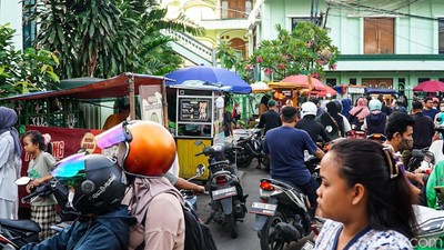 Lapak UMKM Manggarai Diserbu Pemburu Takjil
