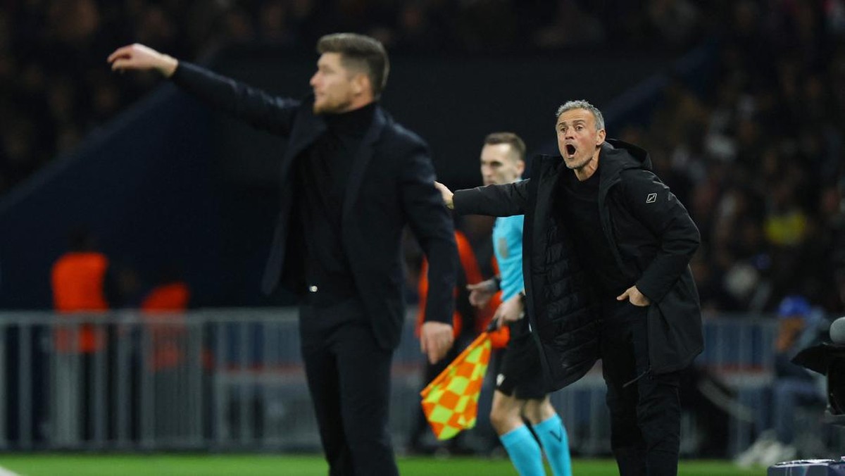 Pelatih Paris Saint-Germain Luis Enrique belum puas dengan performa timnya. (REUTERS/Sarah Meyssonnier)