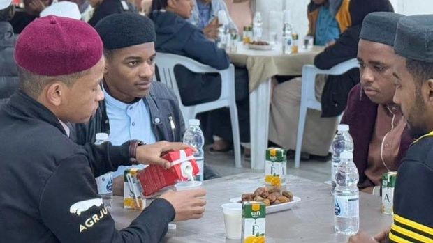 Suasana Ma'idatur Rahman, tradisi buka bersama di masjid-masjid Libya, Ramadan 2026.