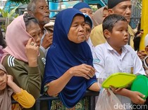Cerita Nek Nur Antre Bubur di Masjid Raya Medan untuk Buka Cucu-Anak yang Sakit
