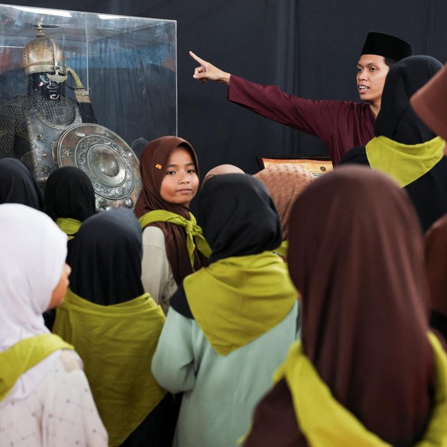 Pameran Artefak Nabi Muhammad di Cibinong Diserbu Pengunjung