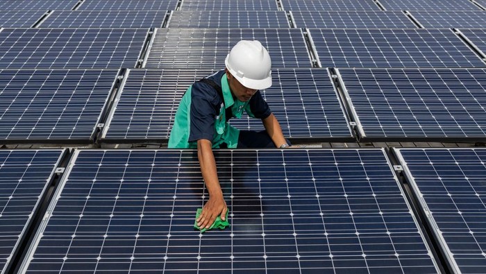JAKARTA, INDONESIA - MAY 03: A view of solar panels of Istiqlal Mosque in Jakarta, Indonesia on May 03, 2024. The Istiqlal mosque uses a solar panel system facing climate change. (Photo by Garry Lotulung/Anadolu via Getty Images)