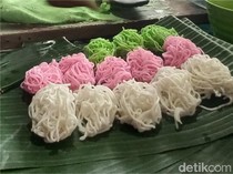 Patola Khas Banyuwangi Jadi Primadona Takjil Saat Ramadan