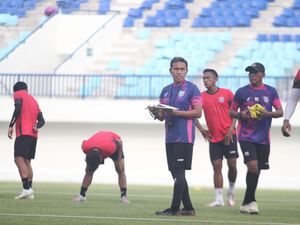 Persela Krisis Penyerang Akibat Hujan Kartu, Bima Sakti Soroti Hal Ini
