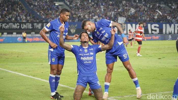 Pemain Persib Bandung saat merayakan keunggulan