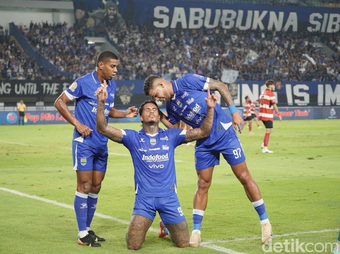 Pemain Persib Bandung saat merayakan keunggulan