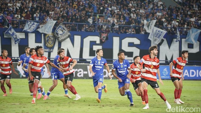Persib Bandung vs Madura United