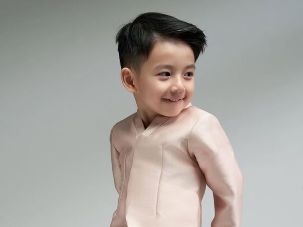 7 Foto Pierce Anak Billy Davidson yang Curi Atensi, Ganteng Bak Oppa Korea