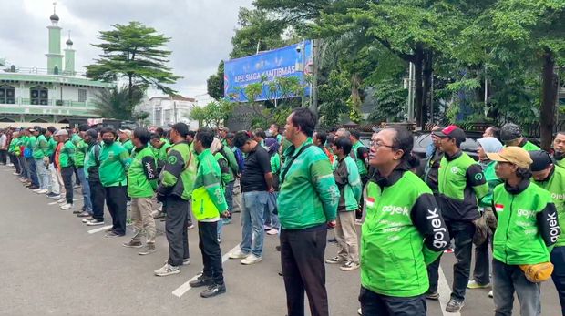 Polres Metro Jakarta Selatan (Jaksel) memperkuat patroli selama bulan Ramadan. Patroli digelar bersama warga sekitar. (dok Istimewa)