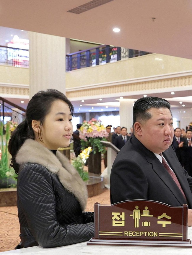 Rahasia di Balik Gestur Putri Kim Jong-un, Disiapkan Jadi Penguasa Korea Utara