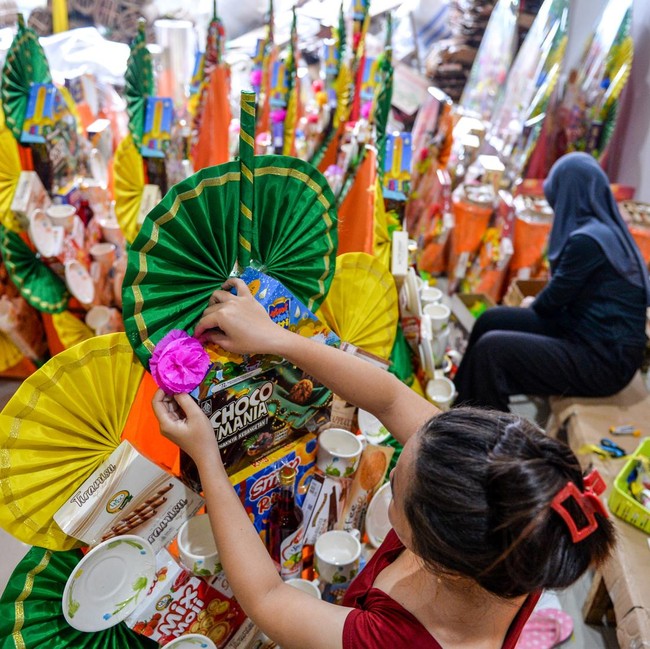 Bingkisan Lebaran Mulai Diburu, Produksi Parsel di Bandung Meningkat
