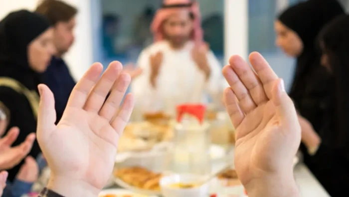 Ramadan Penuh Toleransi! Masjid Ini Undang Nonmuslim Ikut Buka Puasa