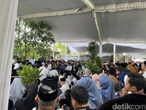 Pemakaman Alex Noerdin di Palembang Dihadiri Ribuan Orang