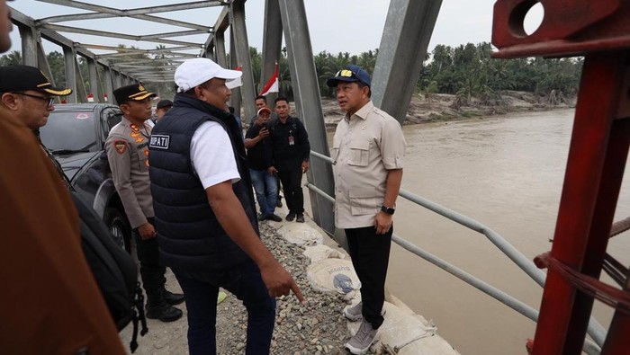 Satgas PRR Desak Perbaikan Jalan-Jembatan, Logistik Sumatera Terancam Lumpuh