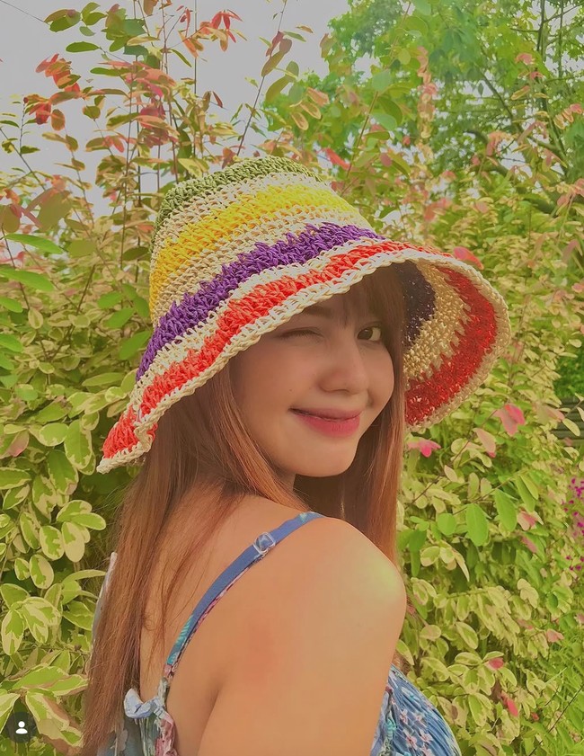 Kemiripan wajah Shegan dengan Lisa BLACKPINK rupanya tak hanya dibahas oleh netizen Indonesia. Beberapa netizen Thailand juga ikut mengomentari hal tersebut. Foto: Instagram/@itsegans