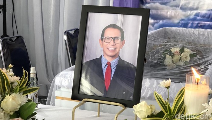 Sederet fakta seputar sosok mendiang Johnsony Maharsak Lumban Tobing atau John Tobing, pencipta lagu perlawanan Darah Juang.
