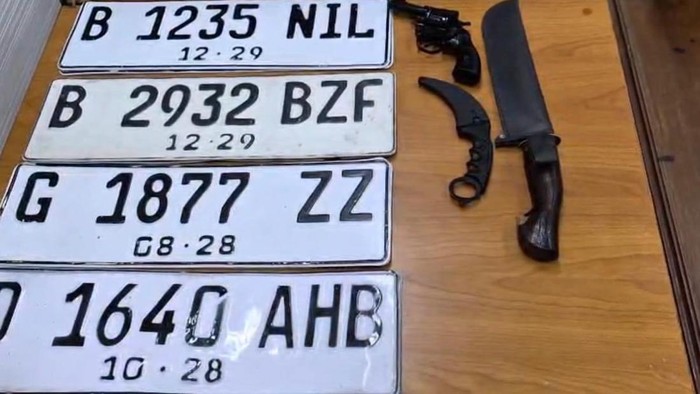 Ugal-Ugalan di Jakpus: 4 Pelat Mobil Berbeda, Apa Motivasi di Baliknya?