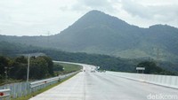 Pembukaan fungsional tol Gending-Paiton ini sangat ditunggu warga karena bisa memangkas jarak waktu tempuh sekaligus menekan kemacetan saat arus mudik.