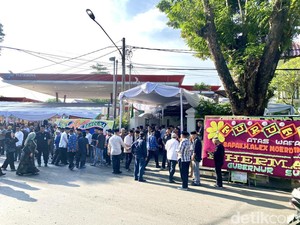 Sosok Alex Noerdin di Mata Warga: Pemimpin Berdedikasi-Pelopor Sekolah Gratis