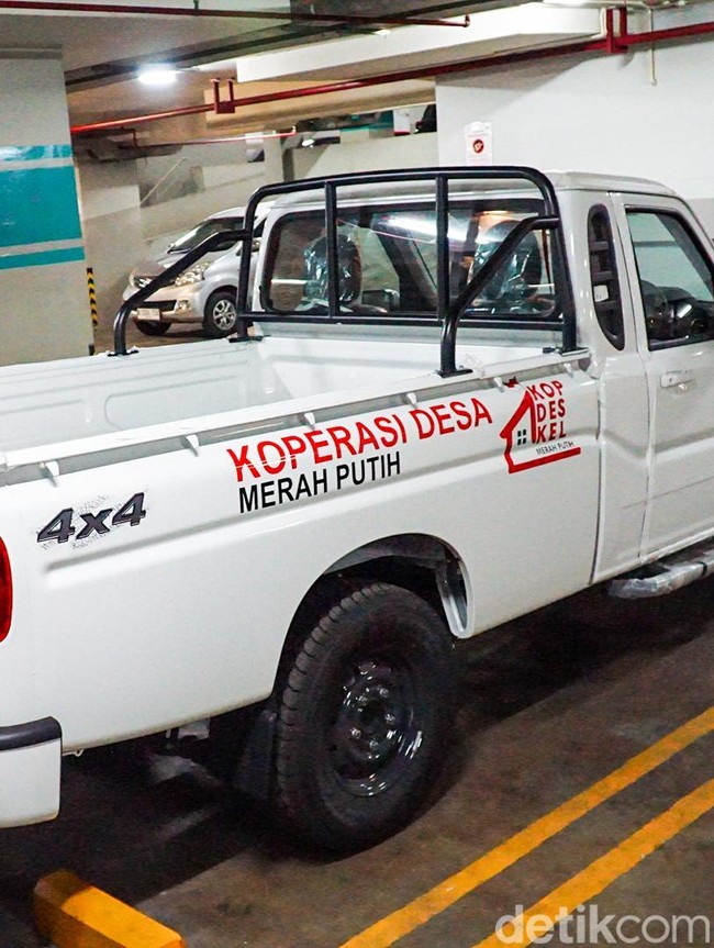 Wujud Pick Up India Mahindra Berstiker Koperasi Desa Merah Putih