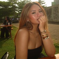 Dalam foto-foto unggahan di Instagram, Zahwa kerap tampil berani memamerkan kecantikan kulit eksotisnya. Ia juga memiliki gaya stylish yang membuat penampilannya kerap jadi panutan. Foto: Instagram/@zahwamassaid