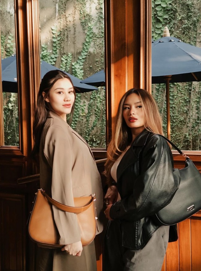 Zahwa dan adiknya, Aaliyah, juga memiliki hubungan cukup dekat. Di media sosial keduanya beberapa kali membagikan momen manis kebersamaan mereka. Foto: Instagram/@zahwamassaid