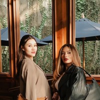 Zahwa dan adiknya, Aaliyah, juga memiliki hubungan cukup dekat. Di media sosial keduanya beberapa kali membagikan momen manis kebersamaan mereka. Foto: Instagram/@zahwamassaid